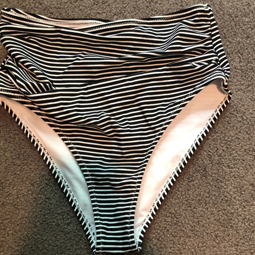 Striped Highwaisted bottoms